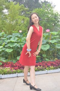 【小小嫂子摄影】公园里拍红裙嫂子