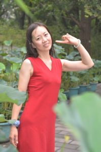 【小小嫂子摄影】公园里拍红裙嫂子