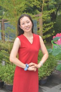 【小小嫂子摄影】公园里拍红裙嫂子