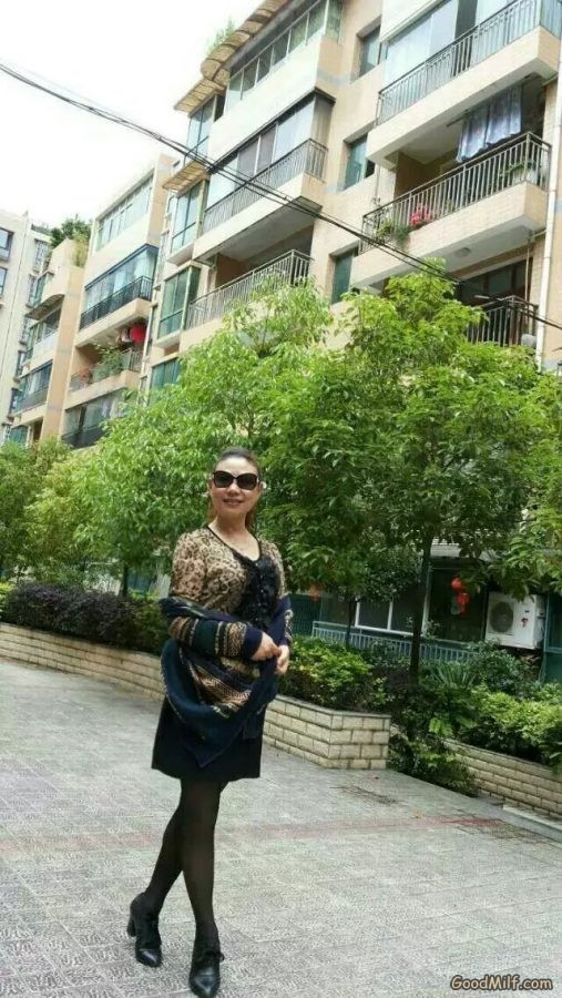 以前客户单位里爱玩水的气质大姐[第44张/共50张]