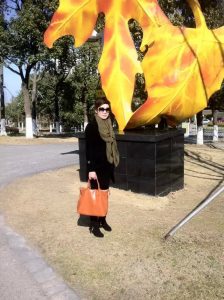 豹纹白腿姑妈有时也穿黑丝