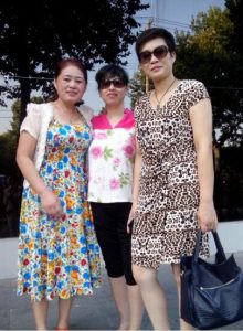 豹纹白腿姑妈有时也穿黑丝