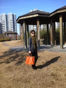 豹纹白腿姑妈有时也穿黑丝