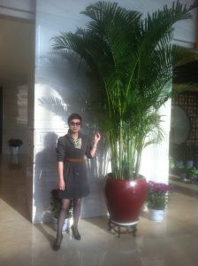 豹纹白腿姑妈有时也穿黑丝