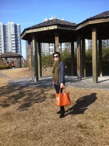 豹纹白腿姑妈有时也穿黑丝