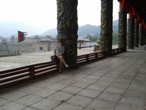 豹纹白腿姑妈有时也穿黑丝