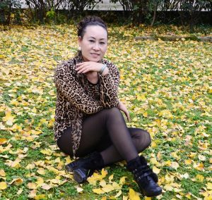 穿豹纹厚裤袜的阿姨