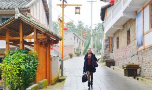 穿豹纹厚裤袜的阿姨