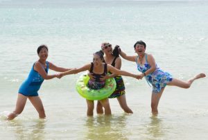 穿豹纹厚裤袜的阿姨