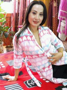 长发美腿大姐功夫相当了得