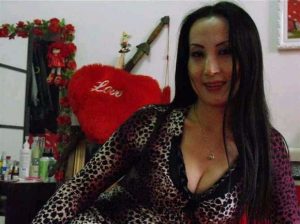 长发美腿大姐功夫相当了得