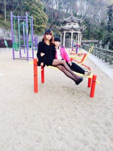 一位长腿人妻姐姐喜欢和她结伴出行