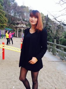 一位长腿人妻姐姐喜欢和她结伴出行