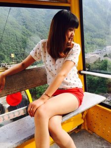 一位长腿人妻姐姐喜欢和她结伴出行