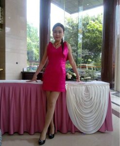 单位里的美腿会计喜欢穿丝袜让我拍照