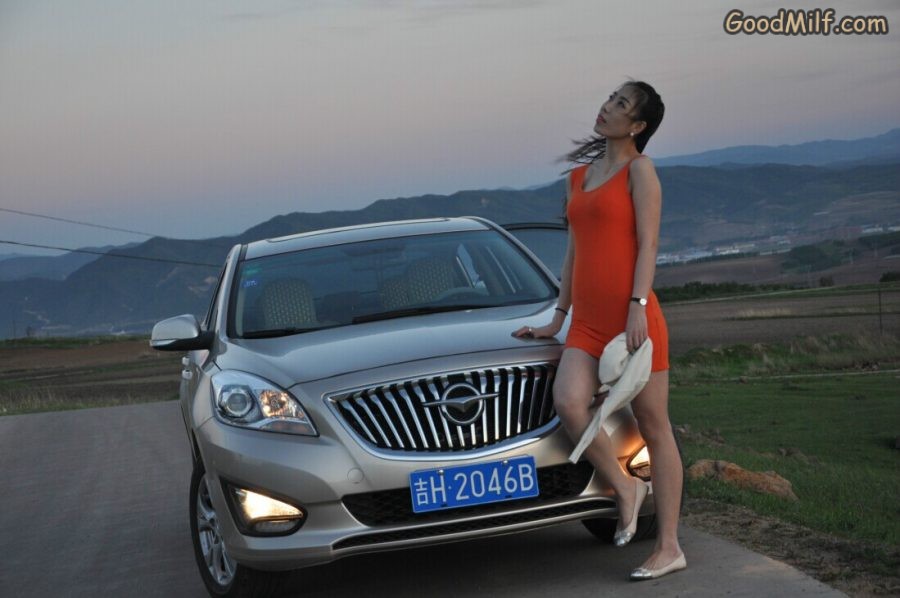 【媳妇当车模】美腿媳妇海马自驾游[第1张/共59张]