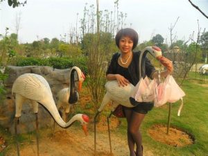 多姿多情的短发人妻