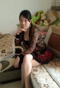 二舅妈的肉丝美腿脚偷摸过几次