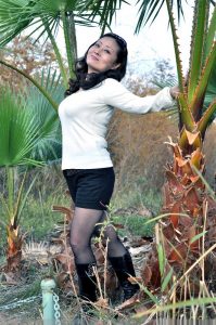 身材稍显丰满的皮靴美腿嫂子