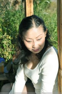 身材稍显丰满的皮靴美腿嫂子