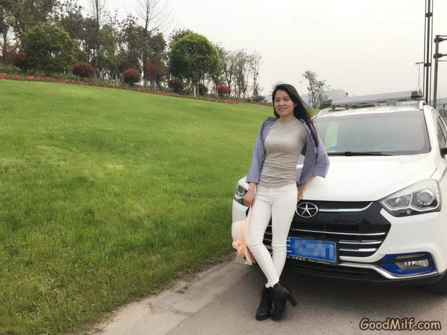 【媳妇当车模】老婆和闺蜜一起秀腿[第56张/共56张]