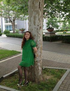 爱穿黑丝的阿姨喜欢让我给她拍照