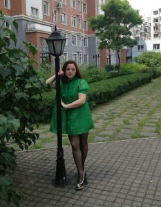 爱穿黑丝的阿姨喜欢让我给她拍照