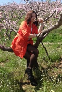 爱穿黑丝的阿姨喜欢让我给她拍照