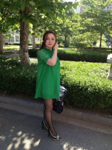 爱穿黑丝的阿姨喜欢让我给她拍照