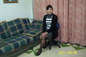 这位爱穿丝袜的大姐也是我的一位忘年交了