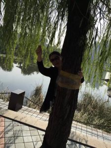 丰满的湖北阿姨喜欢到处秀腿