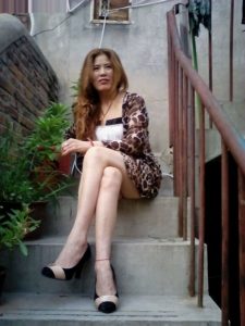 开朗的长腿大姐喜欢让你看