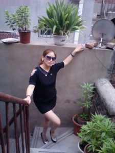 开朗的长腿大姐喜欢让你看