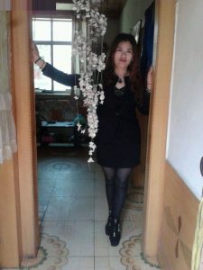 开朗的长腿大姐喜欢让你看