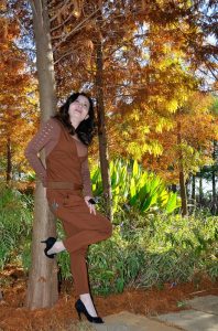 蓝裙大姐的高跟美腿超抚媚性感