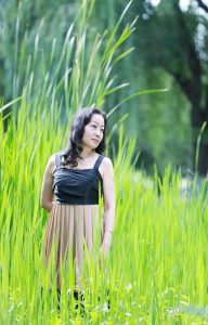 蓝裙大姐的高跟美腿超抚媚性感