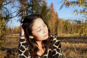 蓝裙大姐的高跟美腿超抚媚性感