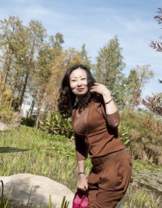 蓝裙大姐的高跟美腿超抚媚性感