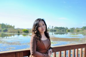 蓝裙大姐的高跟美腿超抚媚性感