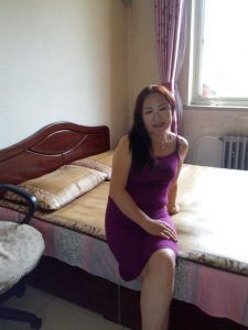 高中教英语的熟女老师穿驴蹄高跟鞋