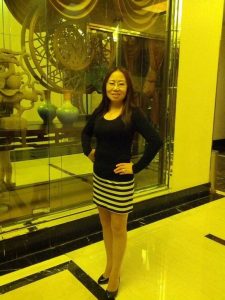 高中教英语的熟女老师穿驴蹄高跟鞋