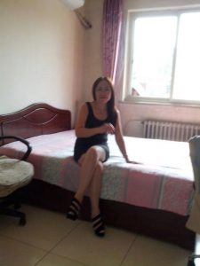 高中教英语的熟女老师穿驴蹄高跟鞋