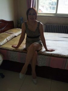 高中教英语的熟女老师穿驴蹄高跟鞋