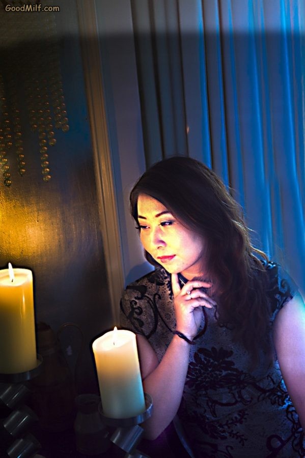 丰满的旗袍熟妇展示大腿[第6张/共6张]