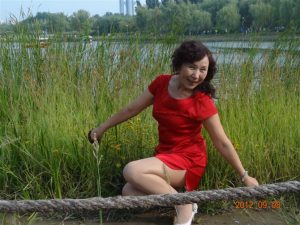 年近50岁大姐的丝腿感觉不错