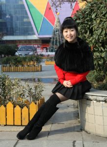 山阿姨性感可爱秀丝袜靴子