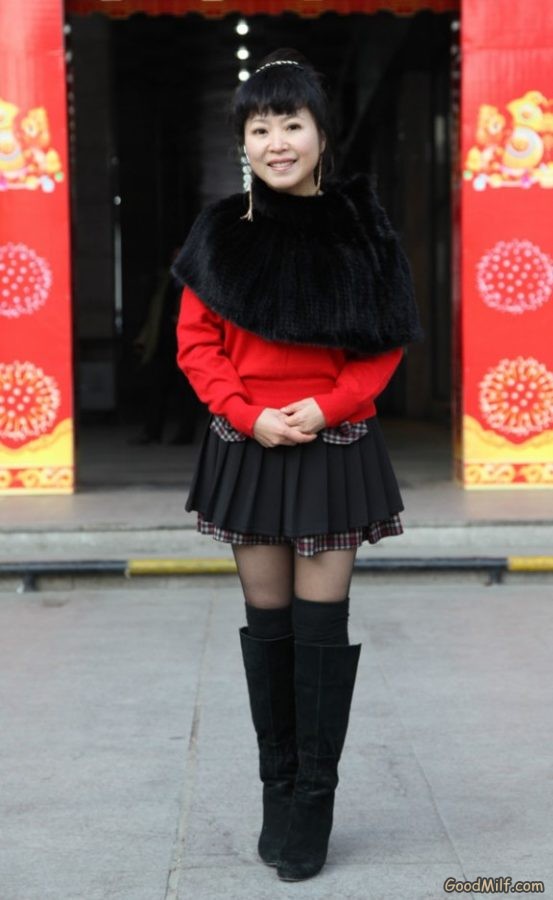 山阿姨性感可爱秀丝袜靴子[第2张/共5张]