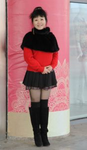 山阿姨性感可爱秀丝袜靴子