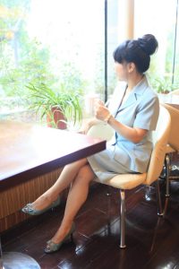 制服老板山阿姨美腿高跟