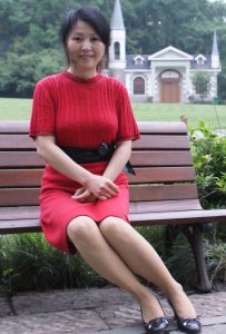 山阿姨穿上肉丝袜到景区游览